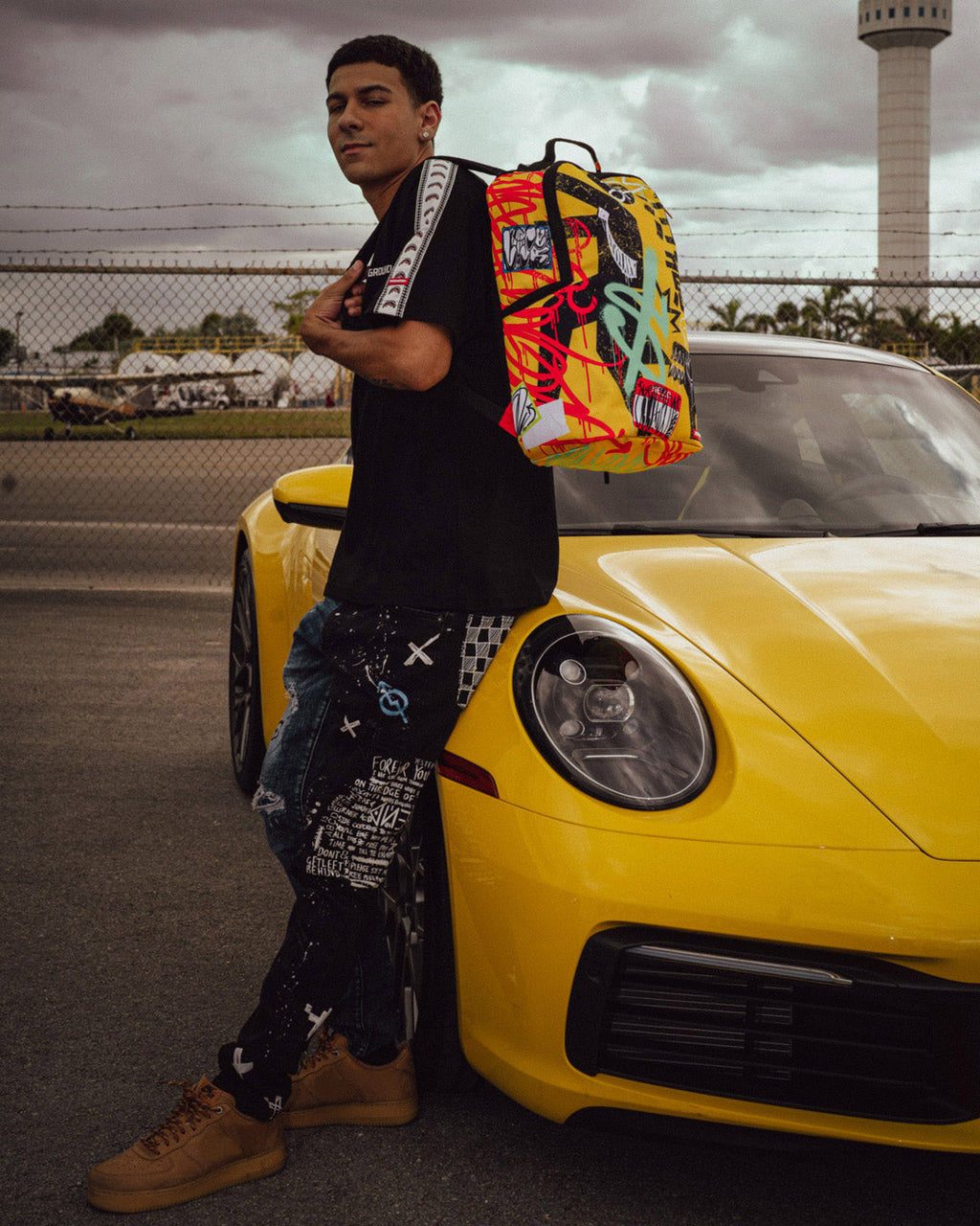OFF THE LEASH スプレーグラウンド (DLXR)
