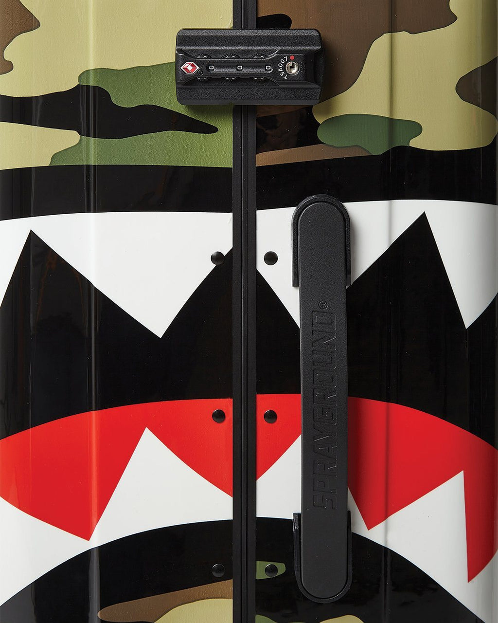 SHARKNAUTICS (CAMO) 29.5” FULL-SIZE LUGGAGE